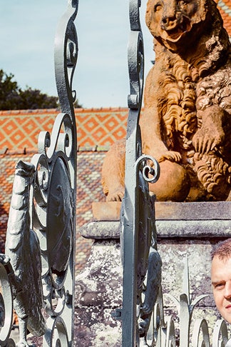 Ги Семон интервью с часовщиком и экскурсия по его фамильному замку Бурнель | VOGUE