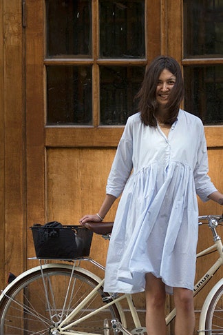 Платья в которых удобно кататься на велосипеде фото лучших моделей | Vogue