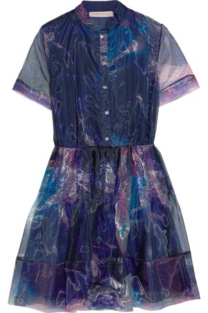 Платье Matthew Williamson из шелка и органзы синего цвета с фиолетовым отливом | Vogue