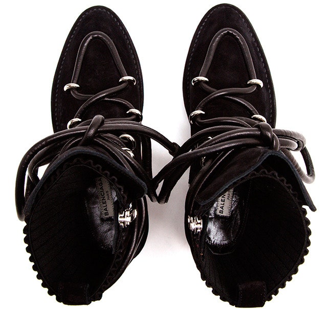 Сноубуты Balenciaga зимние ботинки с шипами для города и горных лыж | Vogue