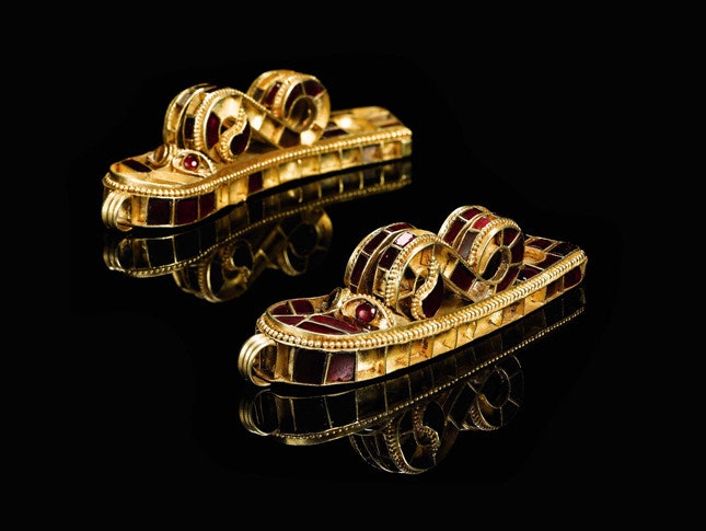 Золотое ожерелье периода правления Аттилы выставлено на торги Sotheby's | Vogue