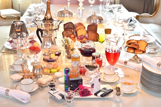 Cristal Room Baccarat чайная церемония в ресторане на Никольской | Vogue