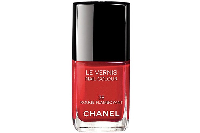 Les Rouges Culte de Chanel три красных лака для ногтей в одной коллекции | Vogue