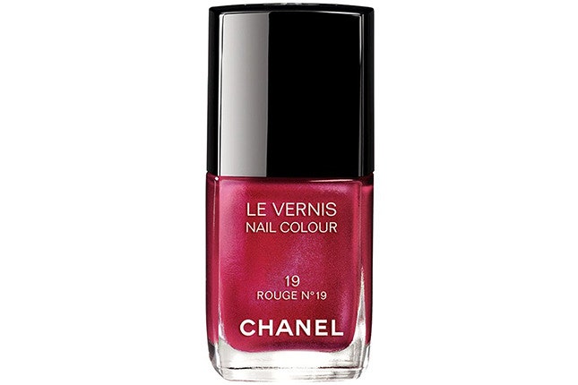 Les Rouges Culte de Chanel три красных лака для ногтей в одной коллекции | Vogue