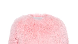 Шубы из натурального и искусственного меха розового цвета | Vogue