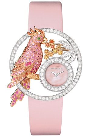 Часы Boucheron Ajoure Nuri и Ajoure Aronda с попугаем из сапфиров и ласточками | Vogue