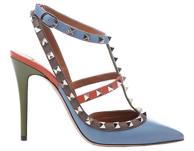 Босоножки и туфли с Тремешком похожие на обувь для бальных танцев для новогодней вечеринки | Vogue