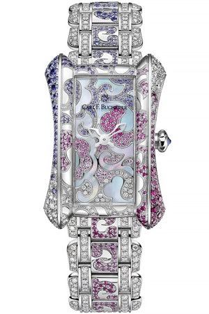 Часы Carl F. Bucherer Alacria RoyalRose с бриллиантовой инкрустацией в форме лепестков розы | Vogue