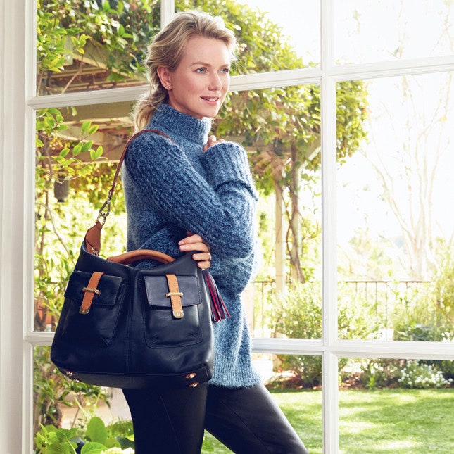 С каждой сумки Tommy Hilfiger компания жертвует 100 евро в фонд в Fund for Living | Vogue