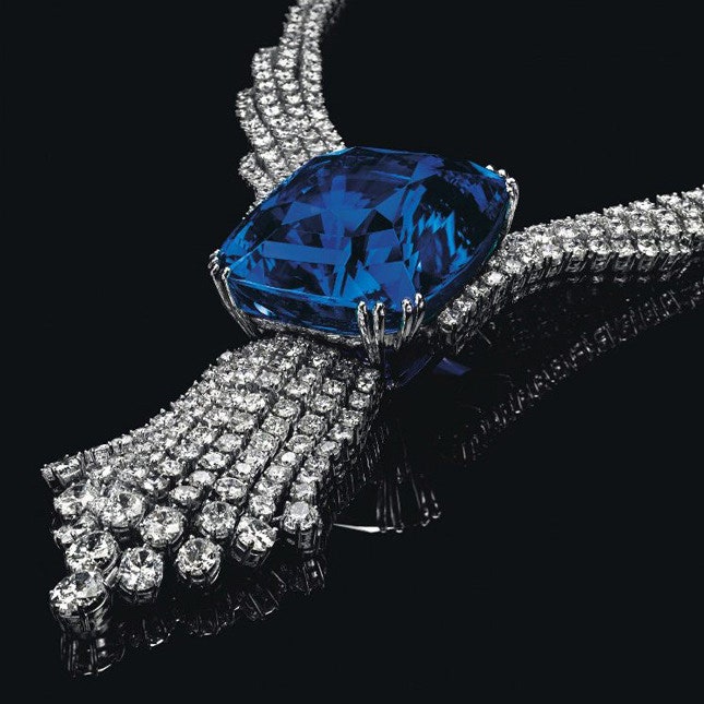 Самый большой сапфир The Blue Belle of Asia продан на торгах Christie's Magnificent Jewels | Vogue