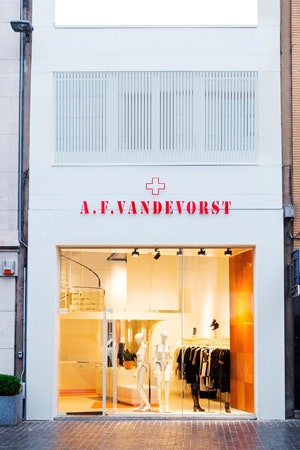 A.F. Vandevorst открыли первый флагманский бутик в Антверпене | Vogue