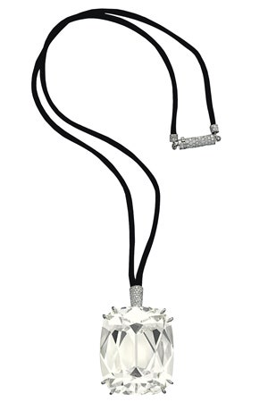 Кулон с бриллиантом в 10136 карата выставлен на торги Christie's | Vogue