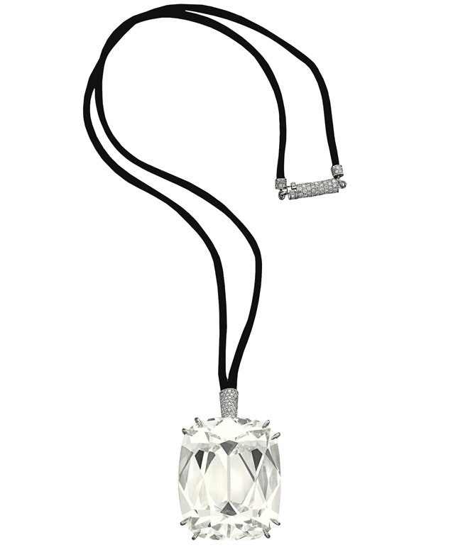 Кулон с бриллиантом в 10136 карата выставлен на торги Christie's | Vogue