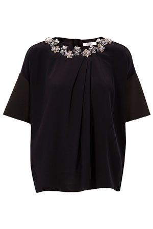 Черная блузка Dorothee Schumacher с воротникомколье для Vogue Fashion's Night Out | Vogue