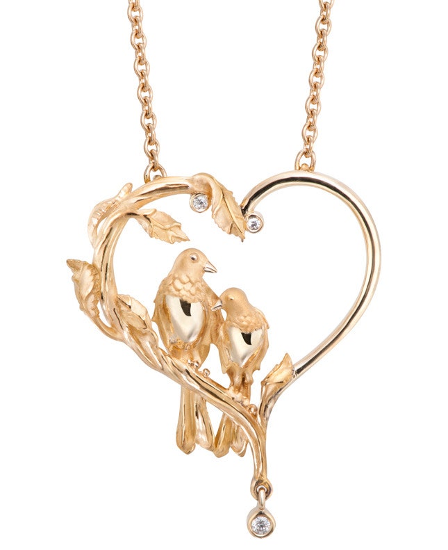 Carrera y Carrera коллекция украшений из золота со словом Love | Vogue