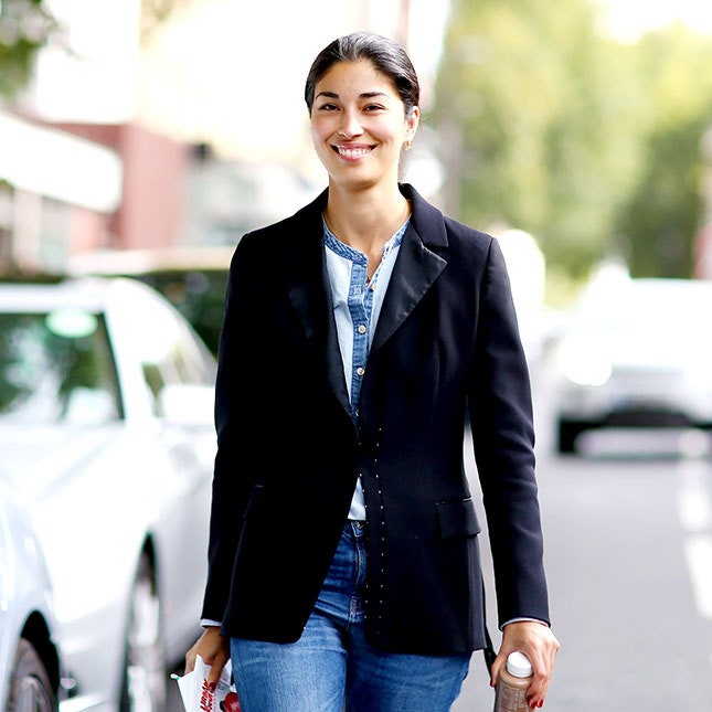 Неделя моды в Лондоне стритстайлфото гостей показа одетых в стиле smart casual | Vogue