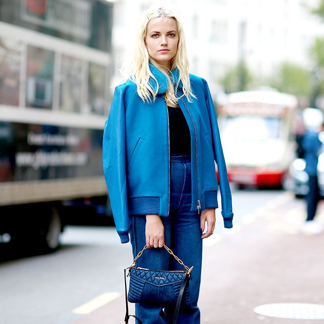Неделя моды в Лондоне стритстайлфото гостей показа одетых в стиле smart casual | Vogue