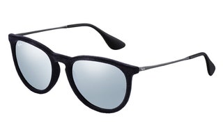Солнцезащитные очки Ray⋅Ban из линейки Icone на основе классических моделей | Vogue