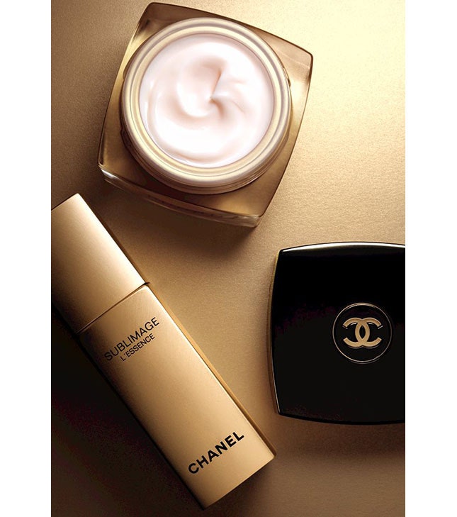 Sublimage L'Essence от Chanel фундаментальный концентрат активирующий сияние кожи | Vogue