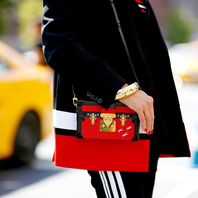 Неделя моды в НьюЙорке стритстайлфото городских модниц и гостей показов | Vogue