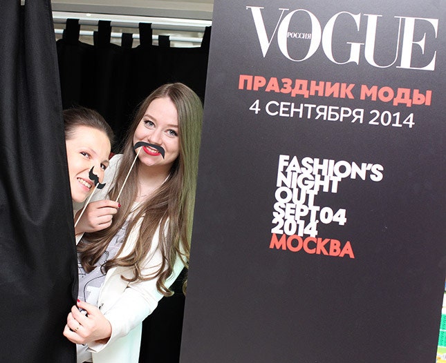 Vogue Fashion's Night Out 2014 фото участников ночи шопинга в Москве | Vogue