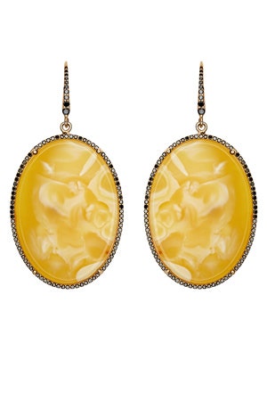 Valentin Yudashkin Royal Amber коллекция украшений из королевского янтаря | Vogue