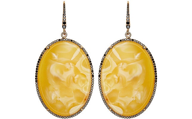 Valentin Yudashkin Royal Amber коллекция украшений из королевского янтаря | Vogue