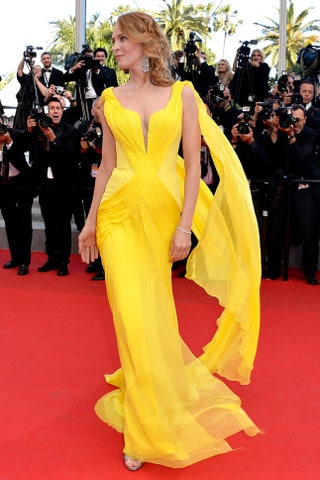 Ума Турман в Atelier Versace на премьере фильма laquoЗильсМарияraquo