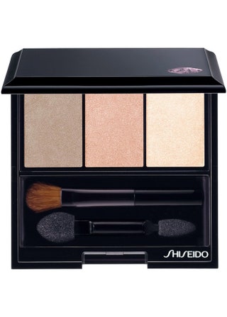Shiseido Luminizing Satin Eye Colour Trio in Nude.