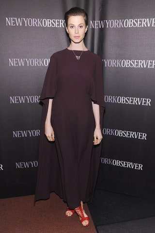 Элеттра Видеманн в Valentino на мероприятии The New York Observer.
