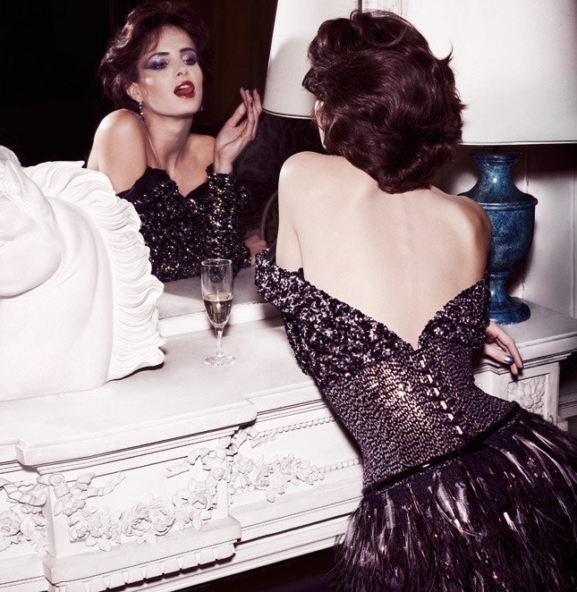 Смокинги и богемные платья в весенних коллекциях Haute Couture Versace Chanel Gucci | VOGUE