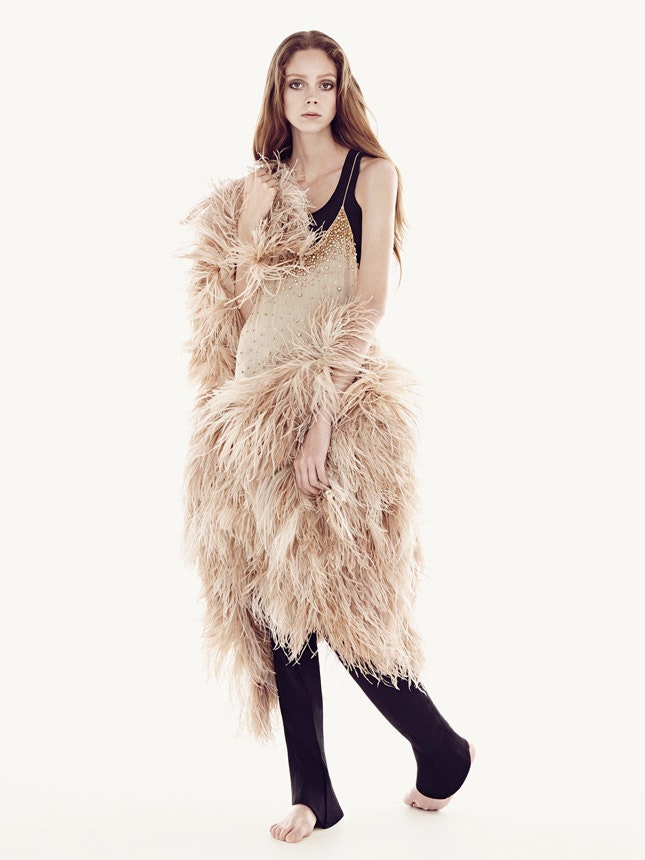 Анна Павлова в пастельных нарядах из шелка шерсти органзы с перьями страуса | VOGUE