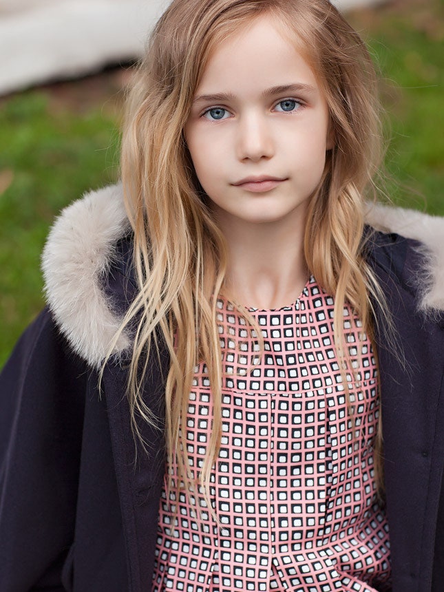 Модные комплекты на осень для детей куртки кардиганы жилеты | VOGUE