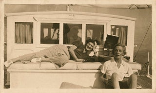 Габриэль Шанель и Рози Серт на лодке в Венеции в 1935 году.
