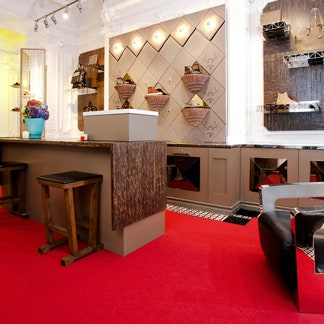 Первый бутик мужской обуви Christian Louboutin  в Лондоне
