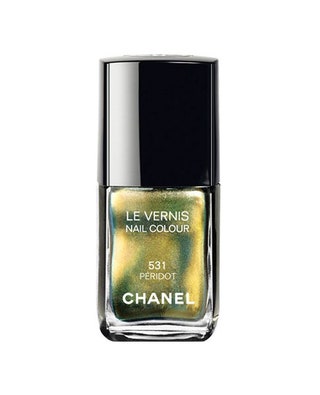 Лак для ногтей Peridot Chanel.