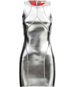 Платье из вискозы около 20 000 руб. Sass  Bide. Серебряное короткое по фигуре как у Кристи Терлингтон в зените славы.