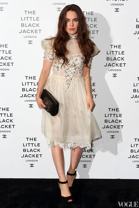 Открытие выставки Chanel The Little Black Jacket в Лондоне