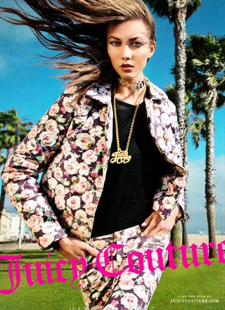 Карли Клосс в рекламной кампании Juicy Couture осеньзима 201213.