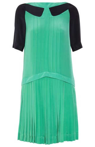 Платье из шелка 638 фунтов Victoria by Victoria Beckham.