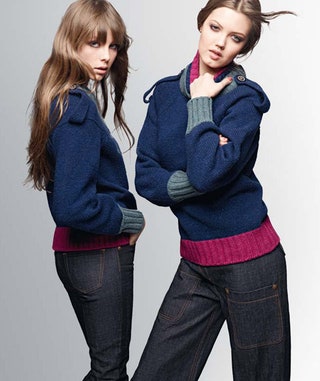 Линдси Уикссон и Эди Кэмпбелл в лукбуке предсезонной коллекции Chanel осеньзима 201213. Фотограф Карл Лагерфельд.
