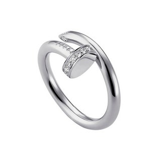Кольцо из белого золота с бриллиантами Juste un Clou Cartier.