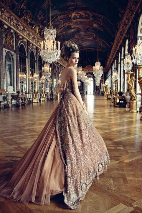 Патрик Демаршелье запечатлел платья Dior в Версале
