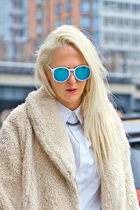 Солнечные очки в стиле ретро модный аксессуар в современном исполнении | VOGUE