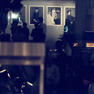 Элис Деллал, Карл Лагерфельд и другие на открытии выставки Chanel