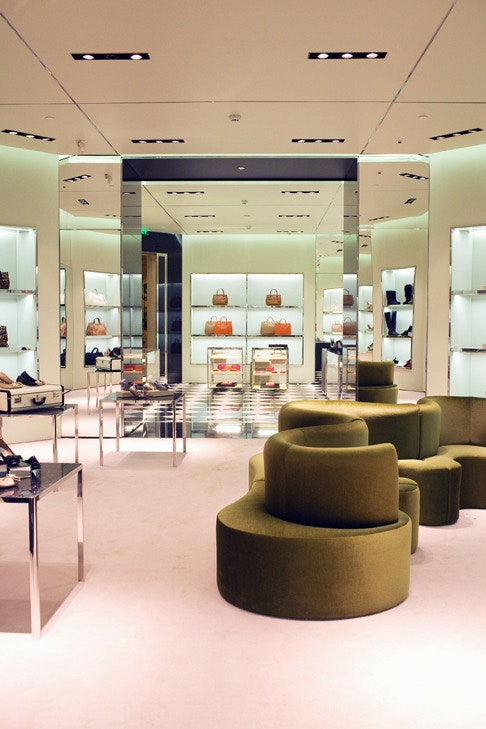 В «Крокус Сити Молле» открылся бутик Prada