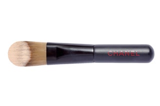 Кисть Foundation Brush из набора Les Minis de Chanel 4 048 руб. за набор Chanel.
