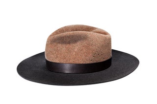 Фетровая шляпа около 30 000 руб. Lanvin.