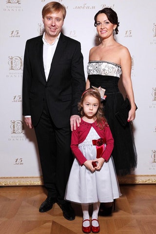 Ангелина и Александр Масляковы с дочерью Таисия.
