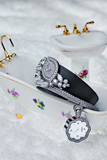 Ювелирные часы от известных марок из белого золота стали и керамики с бриллиантами | VOGUE